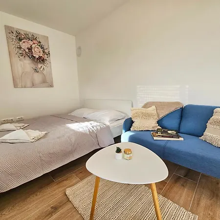 Modern Cityscape Apartment *